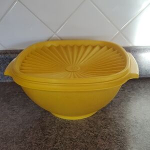 Tupperware Yellow Bowl with Lid
